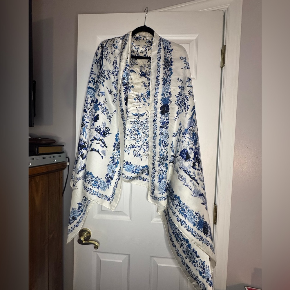 Floral Blue and White Shawl